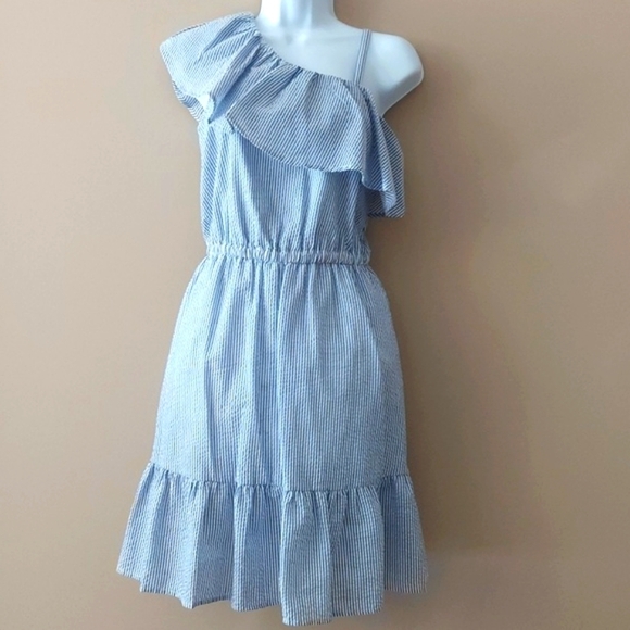 DESIGN 365 Blue Seersucker Dress with  Asymmetrical Ruffle shoulder - XS - Picture 1 of 7